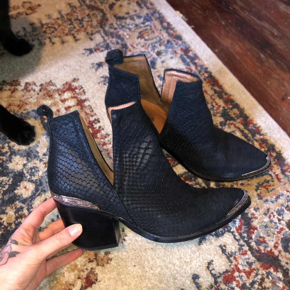 Cromwell hunt the plains boots jeffrey campbell